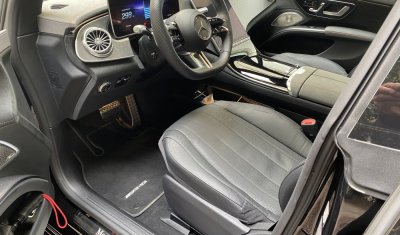 Nettoyage intérieur et extérieur de 2 véhicules de direction à Bourgoin-Jallieu