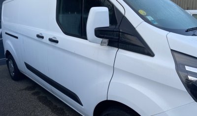 Nettoyage extérieur utilitaire Ford Transit à Corbas
