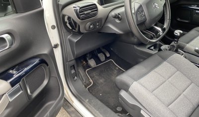 Nettoyage intérieur Citroen C4 à Bourgoin Jallieu