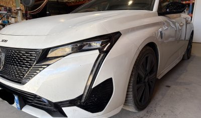 Nettoyage intérieur et extérieur de cette PEUGEOT 308 à BOURGOIN JALLIEU