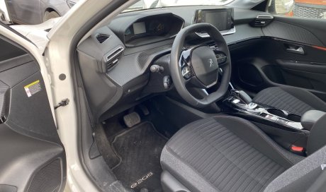 Nettoyage intérieur Peugeot 208 a CORBAS