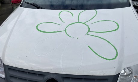 Déflocage de véhicule utilitaire pour une jardinerie à Saint Priest