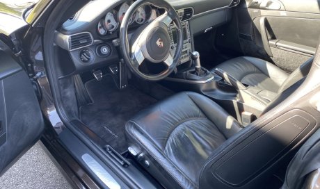 Nettoyage intérieur et extérieur d'une Porsche de direction à Corbas