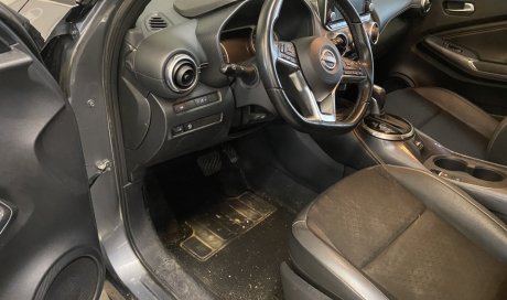 Nettoyage intérieur d'un Nissan Juke à Corbas