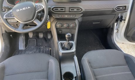 Nettoyage intérieur DACIA SANDERO à Saint Quentin Fallavier