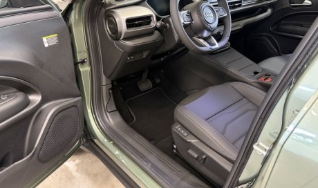 Préparation nouveau JEEP AVENGER avant livraison client à BOURGOIN-JALLIEU