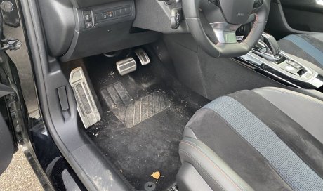 Nettoyage intérieur pour cette PEUGEOT 308