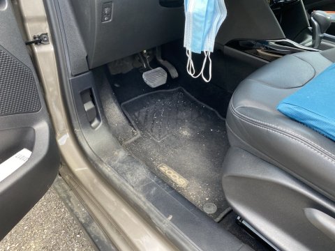 Nettoyage intérieur et extérieur de ce Peugeot 2008 à Bourgoin Jallieu