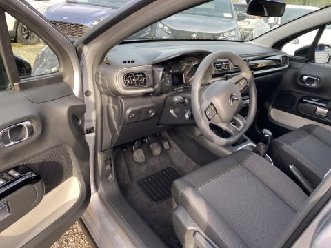 Préparation véhicule neuf pour livraison client à Bourgoin Jallieu. WASHER AUTO 