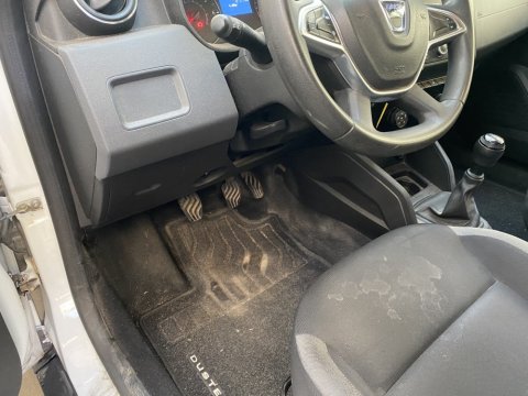 Nettoyage intérieur Dacia Duster à Bourgoin Jallieu. WASHER AUTO