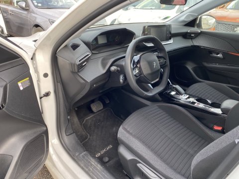 Nettoyage intérieur Peugeot 208 a CORBAS