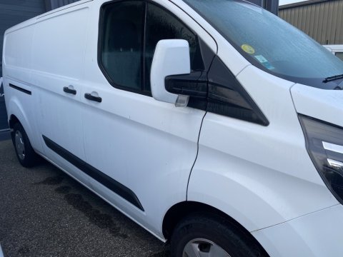 Nettoyage extérieur utilitaire Ford Transit à Corbas