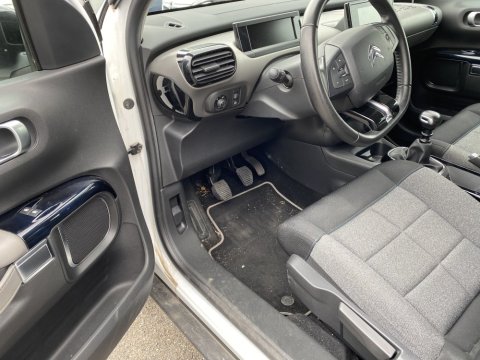 Nettoyage intérieur Citroen C4 à Bourgoin Jallieu