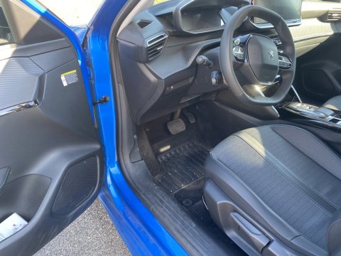 Nettoyage intérieur Peugeot 208 à domicile à Bourgoin Jallieu