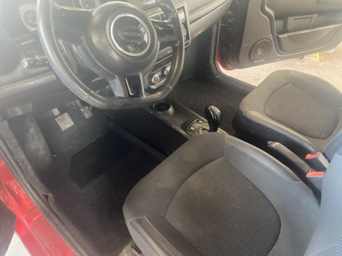 Nettoyage intérieur d'une MICROCAR à BOURGOIN-JALLIEU