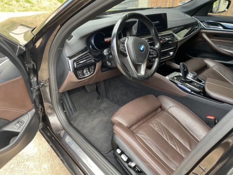 Nettoyage intérieur et extérieur de cette BMW à CORBAS