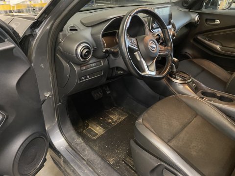 Nettoyage intérieur d'un Nissan Juke à Corbas