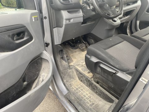 Nettoyage intérieur cabine CITROEN JUMPY à Bourgoin Jallieu