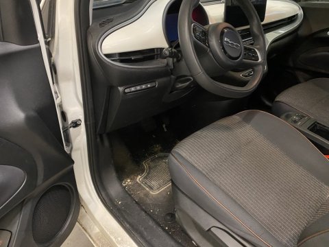 Nettoyage intérieur et extérieur Fiat 500 à Corbas
