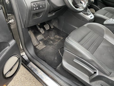 Nettoyage intérieur RENAULT SCENIC à CORBAS