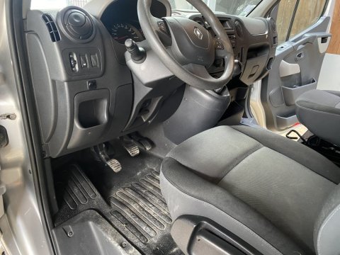 Nettoyage RENAULT MASTER  intérieur double cabine à CORBAS