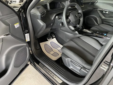 Nettoyage intérieur PEUGEOT 2008 à BOURGOIN-JALLIEU