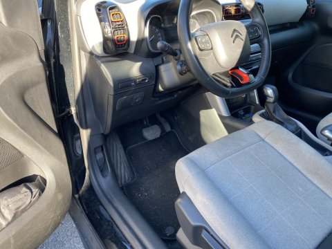 Nettoyage intérieur CITROEN C3 AIRCROSS à Saint Quentin Fallavier