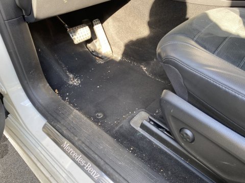 Lavage intérieur et extérieur voiture à Sant Quentin Fallavier. WASHER AUTO