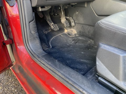 Lavage intérieur et extérieur AUDI A1 ROUGE à BOURGOIN-JALLIEU