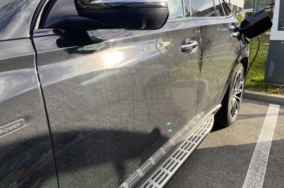 Lavage extérieur voiture avec une technologie sans eau. WASHER AUTO