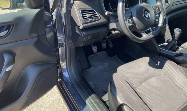 Nettoyage intérieur et extérieur de voiture Bourgoin Jallieu. WASHER Auto