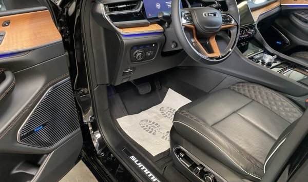 Préparation d'une JEEP GRAND CHEROKEE à Bourgoin Jallieu 