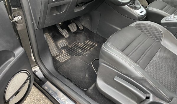 Nettoyage intérieur RENAULT SCENIC à CORBAS