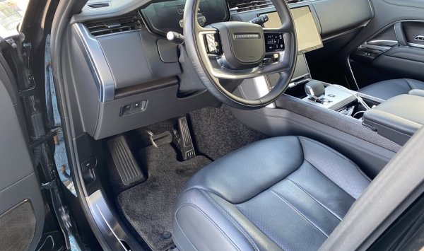 Nettoyage intérieur et extérieur RANGE-ROVER à CORBAS