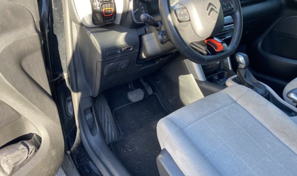 Nettoyage intérieur CITROEN C3 AIRCROSS à Saint Quentin Fallavier