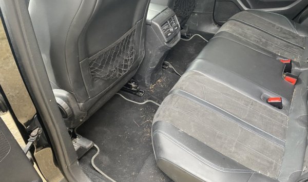 Nettoyage intérieur et extérieur d'un Peugeot 3008 à Bourgoin Jallieu. WASHER AUTO