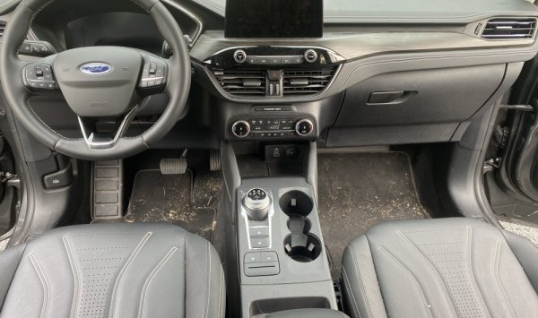 Nettoyage intérieur et extérieur FORD KUGA à SAINT QUENTIN FALLAVIER
