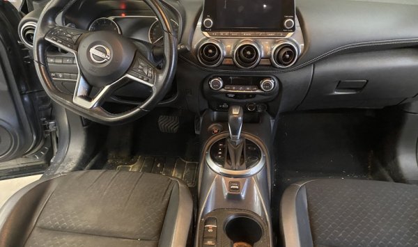 Nettoyage intérieur d'un Nissan Juke à Corbas