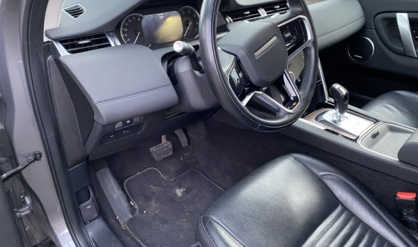 Nettoyage intérieur pour ce LAND-ROVER à SAINT-PRIEST