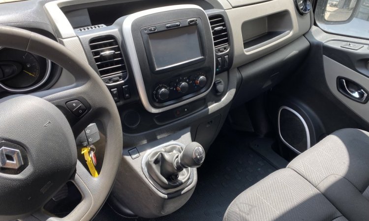 Nettoyage intérieur cabine utilitaire à Saint Quentin Fallavier par WASHER AUTO