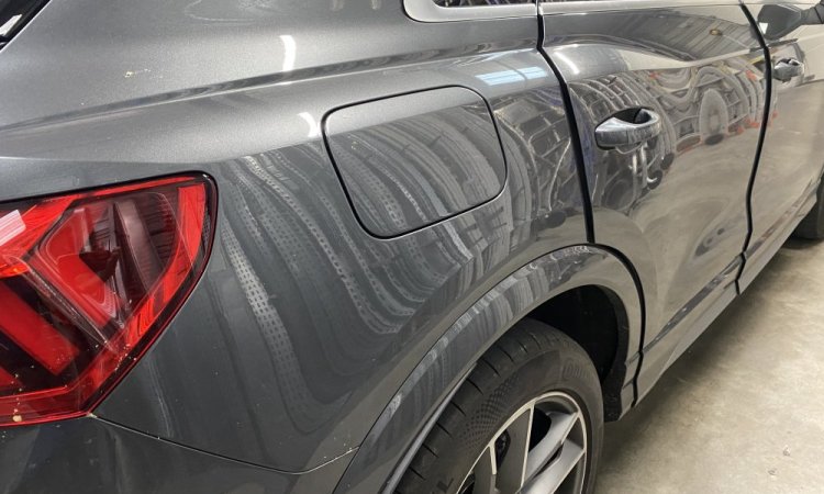 Nettoyage intérieur et extérieur AUDI Q3 à SAINT QUENTIN FALLAVIER 