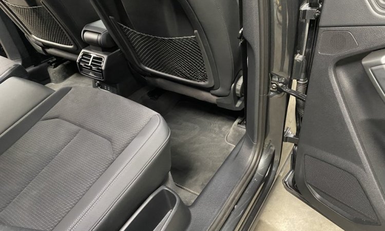 Nettoyage intérieur et extérieur AUDI Q3 à SAINT QUENTIN FALLAVIER 
