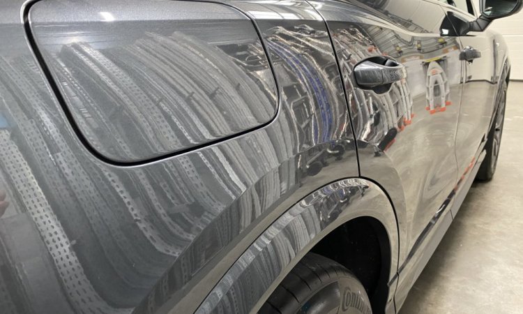 Nettoyage intérieur et extérieur AUDI Q3 à SAINT QUENTIN FALLAVIER 