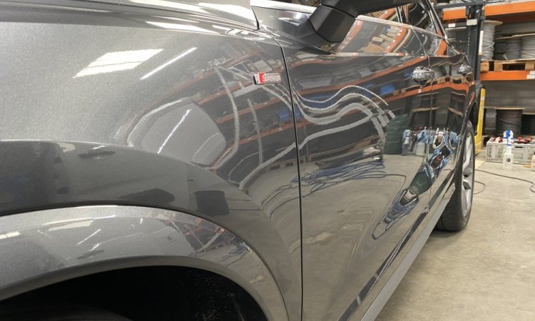 Nettoyage intérieur et extérieur AUDI Q3 à SAINT QUENTIN FALLAVIER 