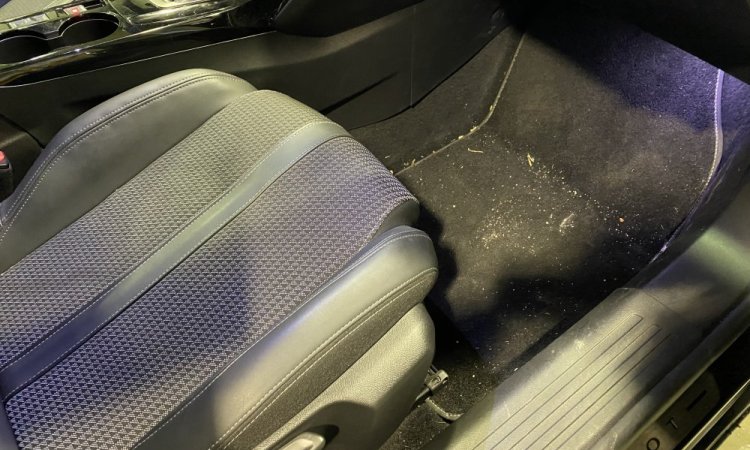 Nettoyage intérieur de voiture avant restitution à Corbas. WASHER AUTO