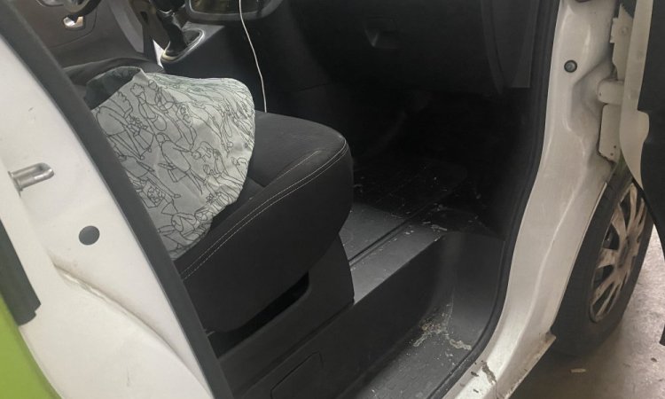 Nettoyage intérieur cabine utilitaire à Corbas par WASHER AUTO