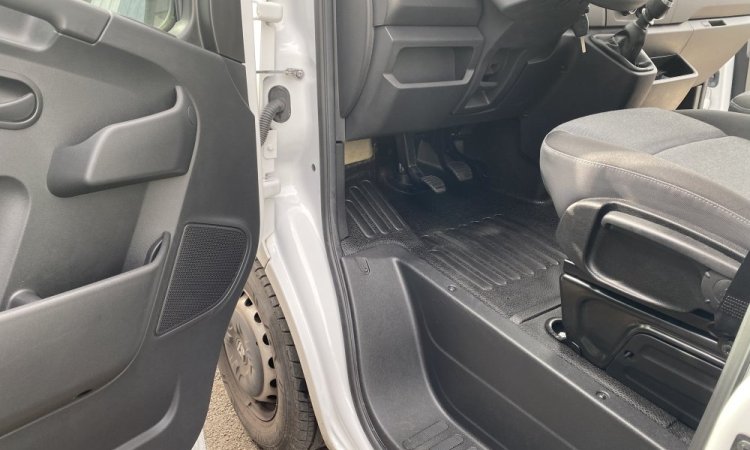 Nettoyage intérieur cabine utilitaire à Saint Quentin Fallavier 