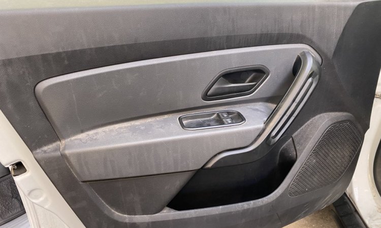 Nettoyage intérieur Dacia Duster à Bourgoin Jallieu. WASHER AUTO