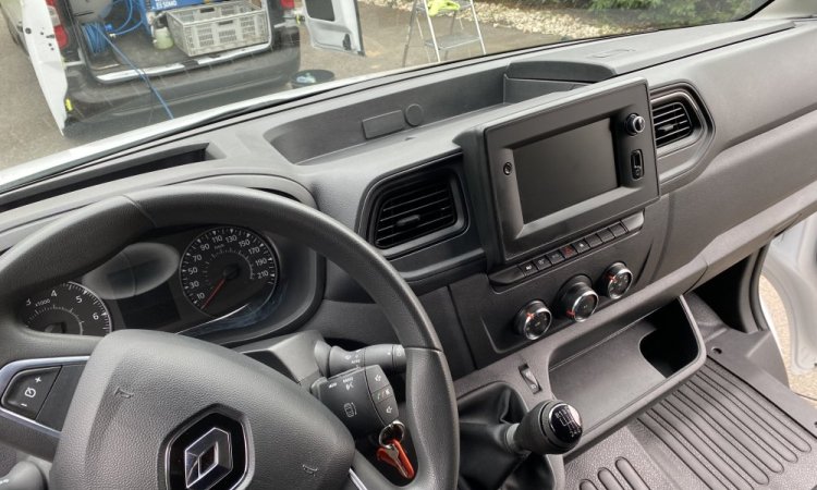 Nettoyage intérieur cabine d'utilitaire à Corbas