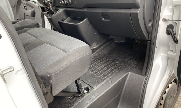 Nettoyage intérieur cabine d'utilitaire à Corbas